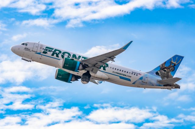 Airbus A320neo (N301FR) - Frontier Airlines A320 neo "Wilbur the Whitetail" taking off from PHX on 12/7/22. Taken with a Canon R7 and Tamron 70-200 G2 lens.