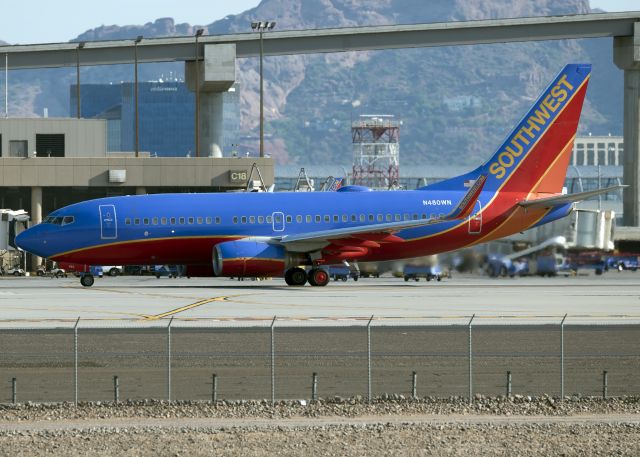 Boeing 737-700 (N480WN)