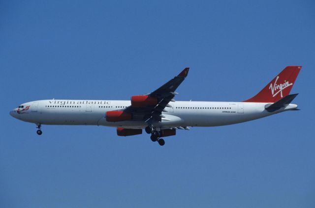 Airbus A340-300 (G-VAEL) - Final Approach to Narita Intl Airport Rwy34L on 1995/11/03