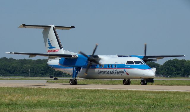 de Havilland Dash 8-100 (N837EX) - *Captured 2 days ago* Piedmont Heritage!