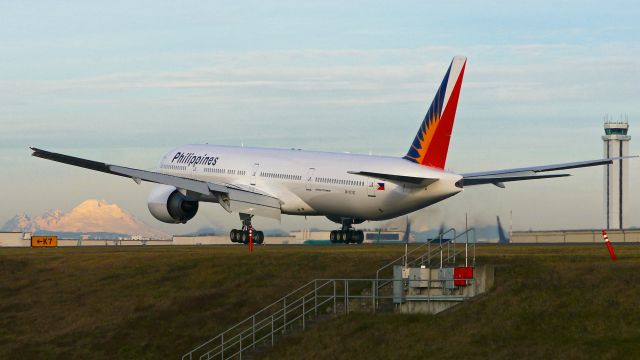 BOEING 777-300 (RP-C7782) - BOE798 touching down on Rwy 34L to complete a C3 flight on 12.13.17. (ln 1535 / cn 61735).