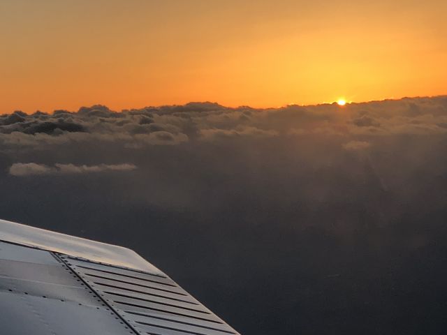 Piper Saratoga (N5259S) - Beautiful sunset flying past Toledo OH
