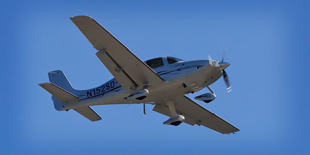 Cirrus SR-22 (N152SD)