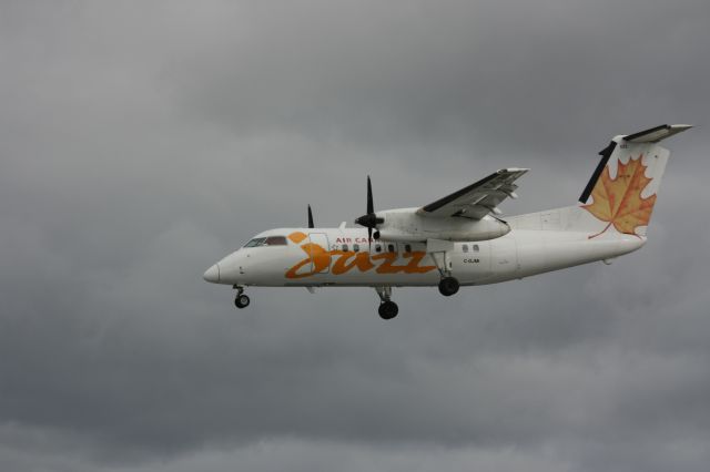 de Havilland Dash 8-100 (C-GJMI)