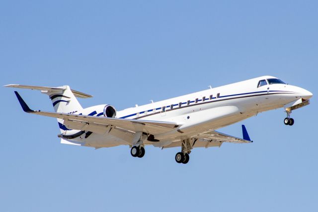 Embraer ERJ-135 (N650RJ)