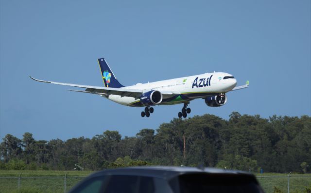 Airbus A330-900 (PR-ANZ) - 9/10/23  inbound Rwy 17L