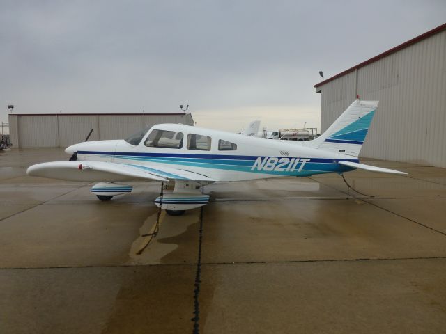 Piper Cherokee (N8211T)