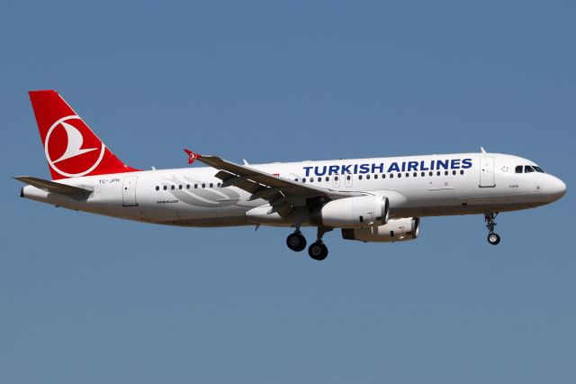 Airbus A320 (TC-JPH)
