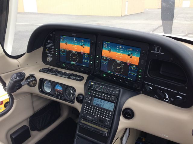 Cirrus SR-22 (N958CD)