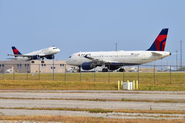 Airbus A320 (N337NW) - N344NB rotating off of 23-L on 09-27-20. Is this a DL Hub now?