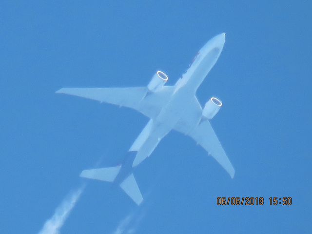 BOEING 777-200LR (N864FD)