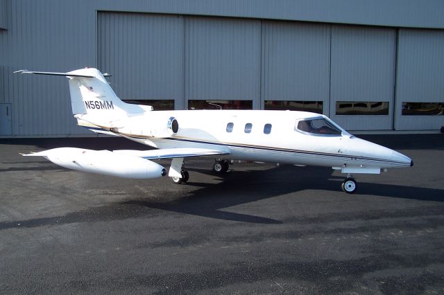 Learjet 24 (N56MM)