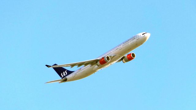 Airbus A330-300 (LN-RKO)