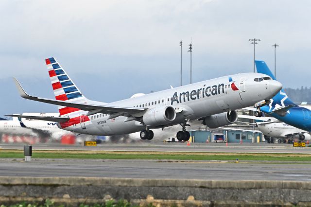 Boeing 737-800 (N970AN)