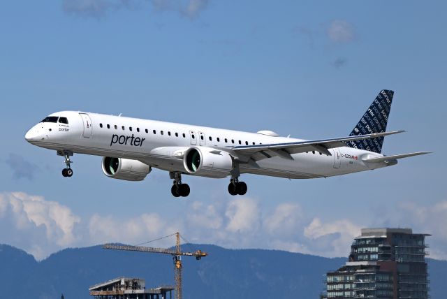 EMBRAER ERJ-190-400 (C-GZQM)