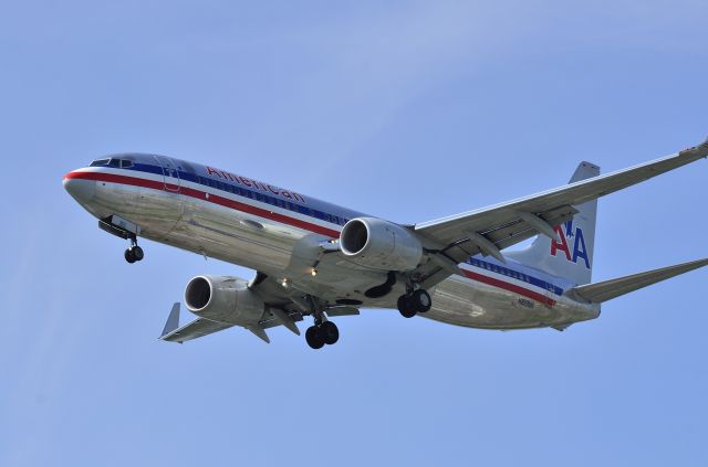 Boeing 737-800 (N89NN)