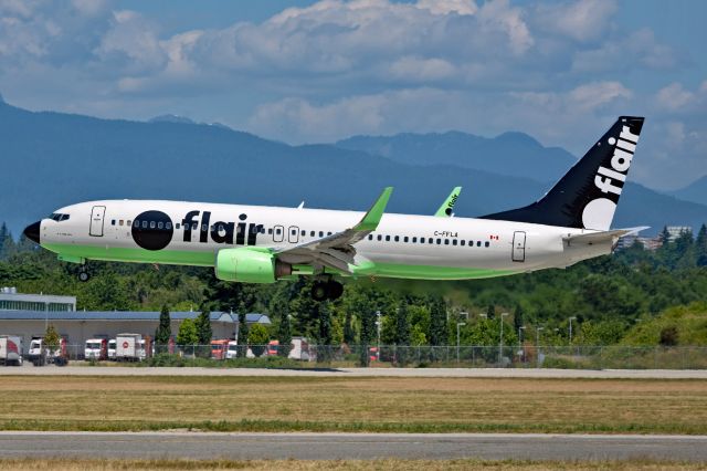Boeing 737-800 (C-FFLA)