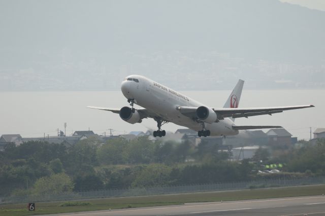 BOEING 767-300 (JA8397) - 29 May 2016:HKD-HND.