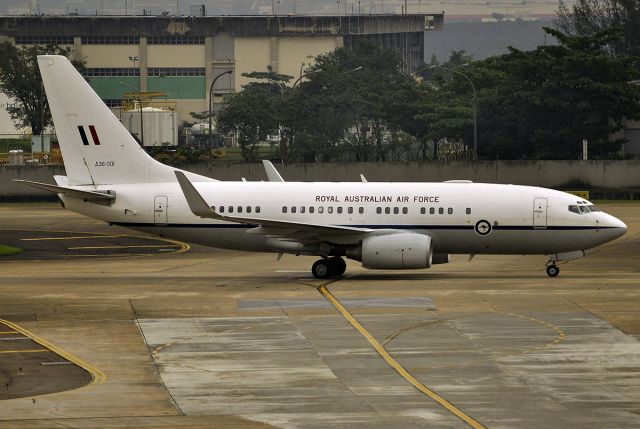 Boeing 737-700 (A36001)