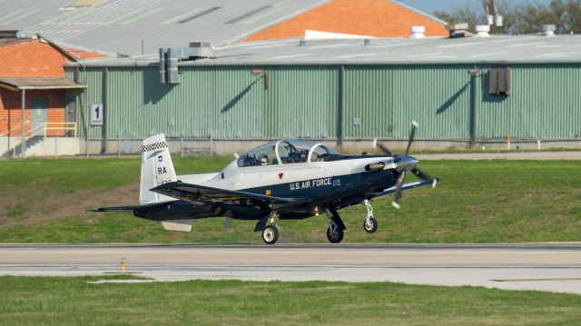 Raytheon Texan 2 (03-3676) - Touching down on 22br /3/10/18