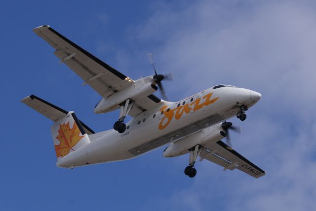 de Havilland Dash 8-100 (C-FACD)