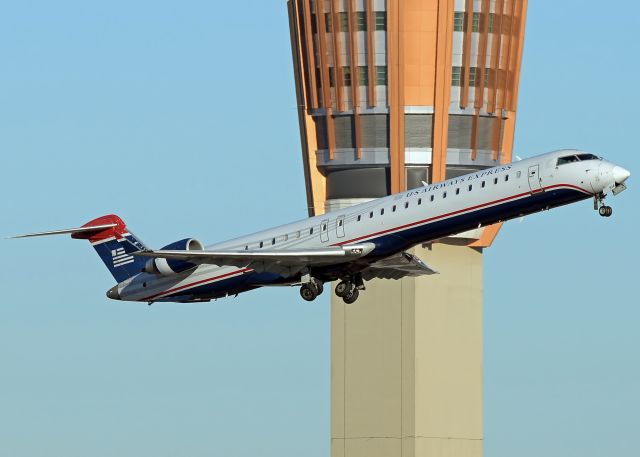 Canadair Regional Jet CRJ-900 (N914FJ)