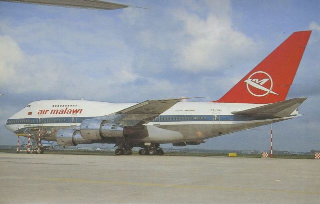 BOEING 747SP (7Q-YKL) - scanned from postcardbr /air malawi