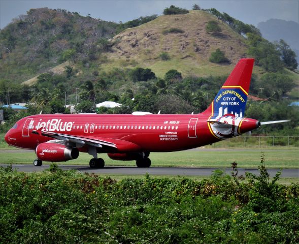 Airbus A320 (N615JB)
