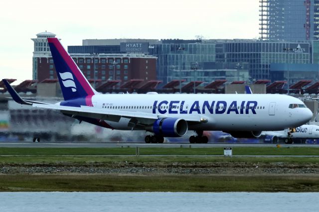 BOEING 767-300 (TF-ISO) - Now in new livery.