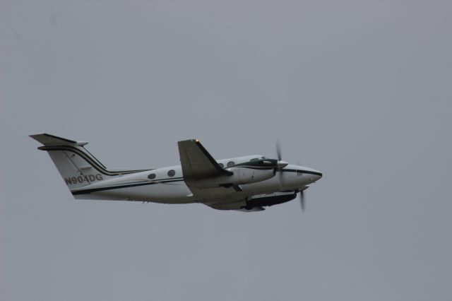 Beechcraft Super King Air 200 (N904DG)