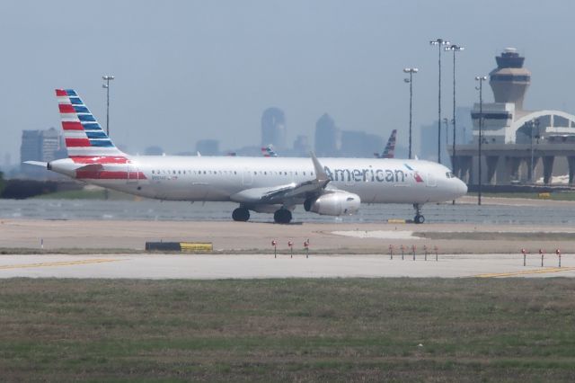 Airbus A320 (N991AU)