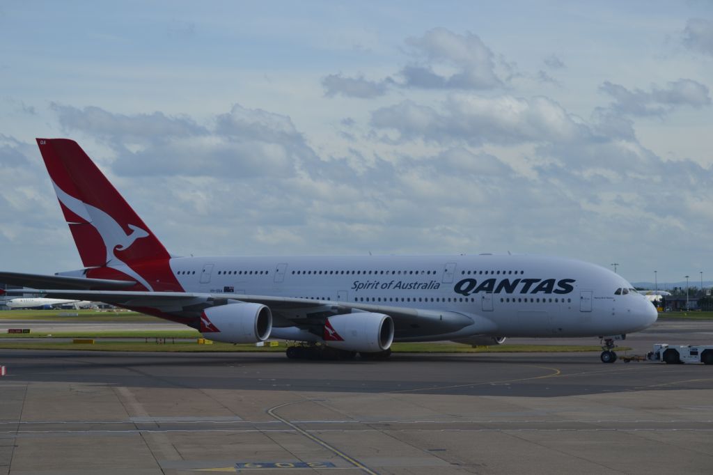 Airbus A380-800 —