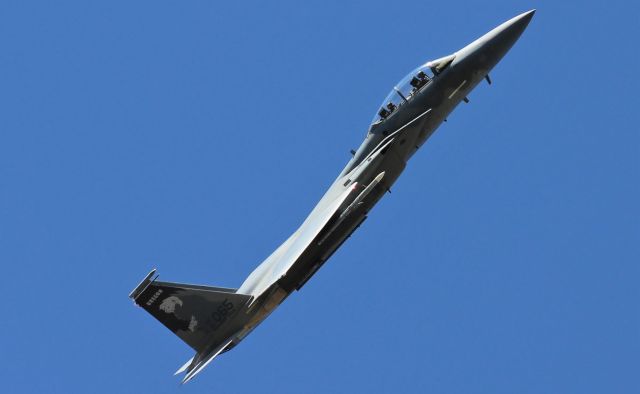 81-1065 — - Pattern work.  One of many F-15 students training to be a mighty F-15 fighter pilot in Klamath Falls, OR.  Was at the end of runway 32 and caught it in the closed traffic.  