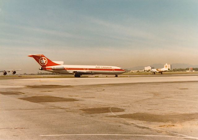 Boeing 727-100 — - Air Canada B-727 ready for take off at KLAX spring 1977