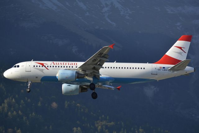 Airbus A320 (OE-LBS)