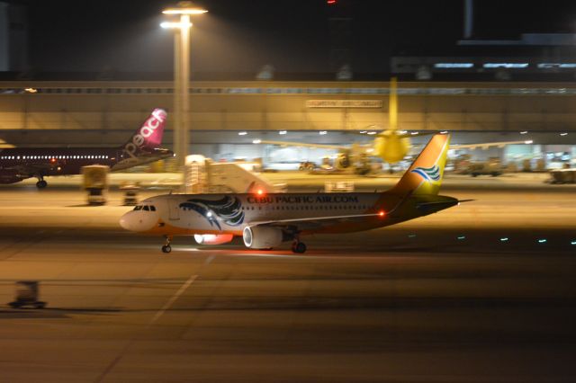 Airbus A320 (RP-C3272)