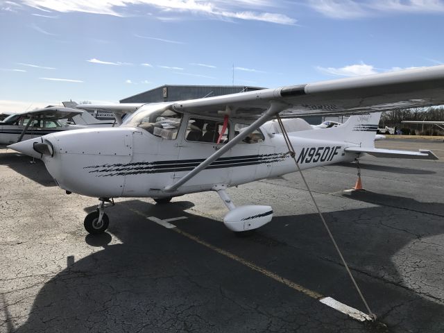 Cessna Skyhawk (N9501F) - First time flying, very nice airplane.