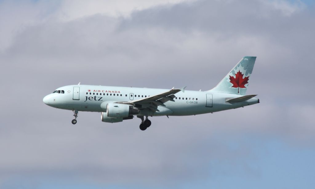 Airbus A319 (C-GKOB)