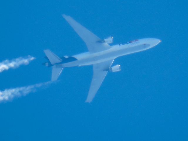 Boeing MD-11 (N576FE)