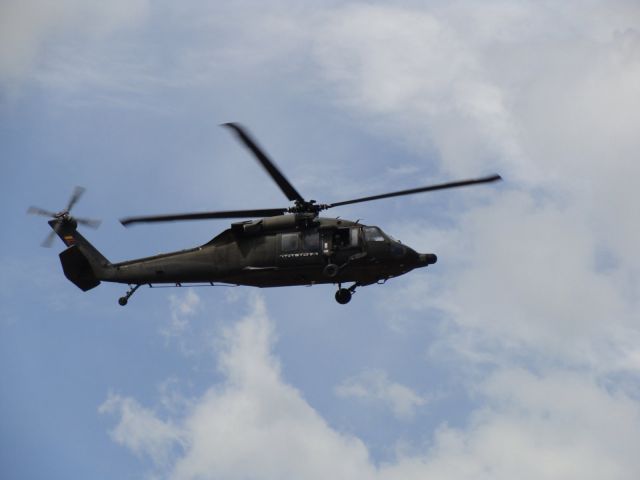 Sikorsky S-70 — - Policía Nacional de Colombia - BlackHawk