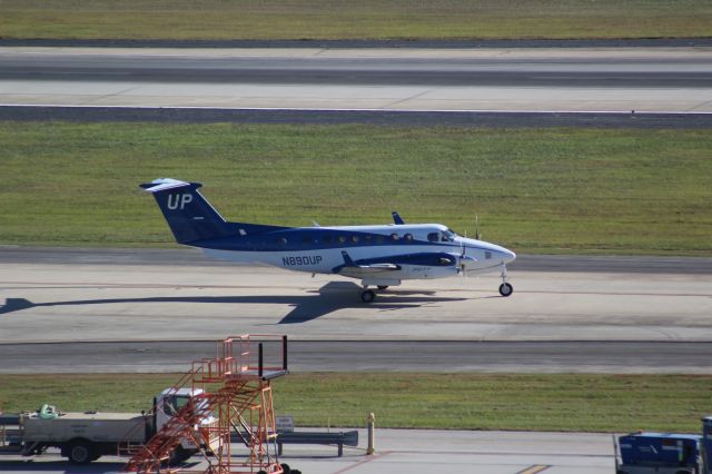 Beechcraft Super King Air 350 (N890UP)