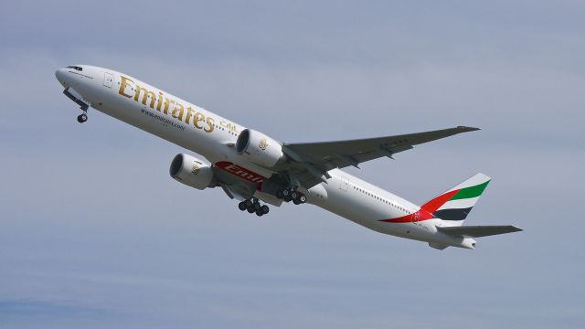 BOEING 777-300 (A6-EPS) - UAE777 on rotation from Rwy 34L beginning its delivery flight to DXB/OMDB on 9/29/16. (ln 1433 / cn 42338).