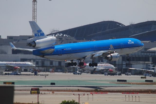 Boeing MD-11 (PH-KCD) - The RARE MD11 of KLM lands 24R!