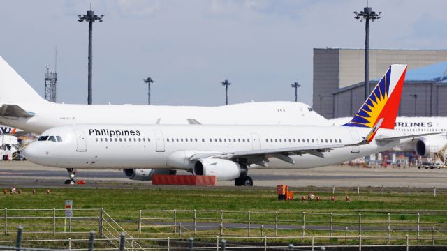Airbus A320 (RP-C8785)