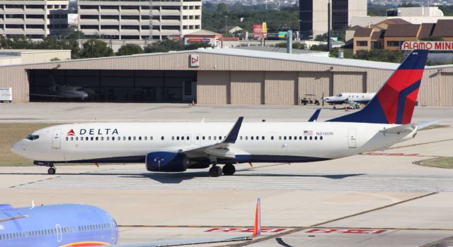 Boeing 737-800 (N814DN) - Lining up on Runway 4 for departure back to ATL.