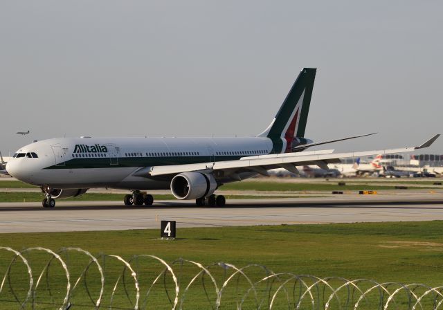 Airbus A330-200 (EI-EJK)