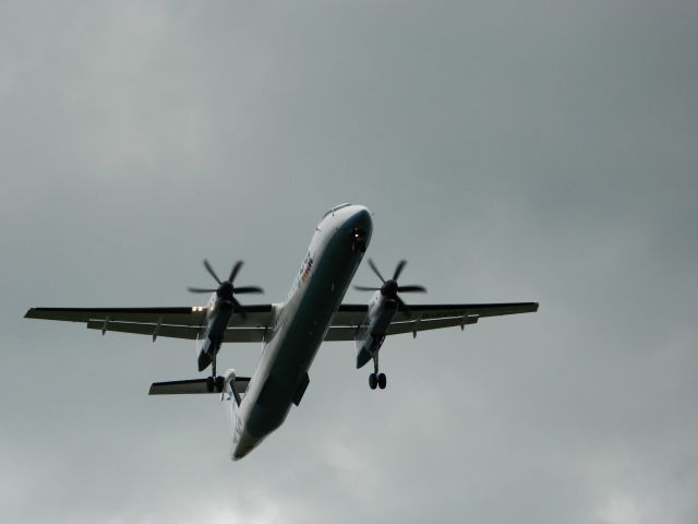 de Havilland Dash 8-400 (G-ECOT)