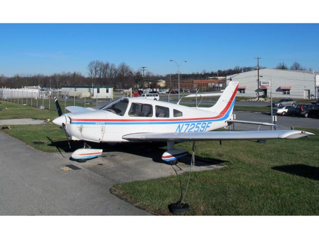 Piper Cherokee (N7259F)