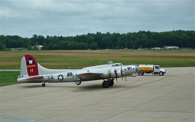 Boeing B-17 Flying Fortress (N5017N)