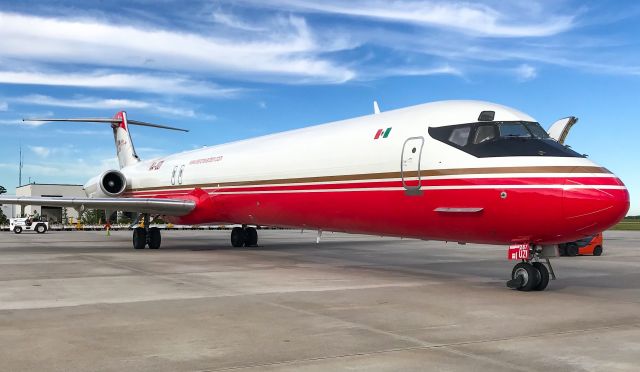 McDonnell Douglas MD-83 (XA-UZI)